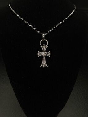 Chrome Hearts Floral Cross Heart Diamond Studded Unisex Necklace